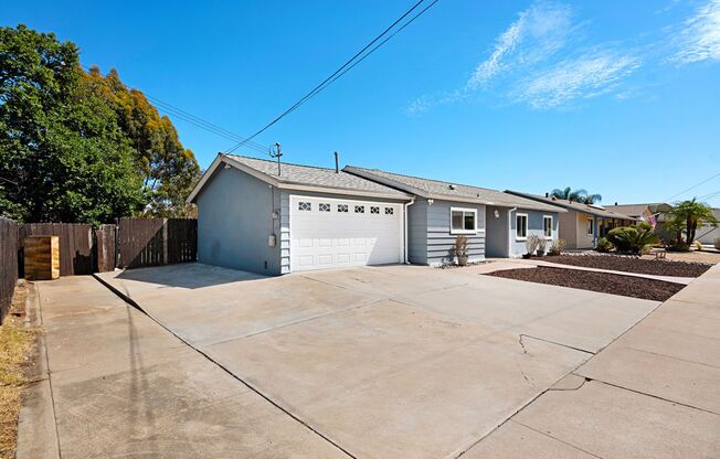 Beautiful 3BD 2BA House Sitting on Over 1/4 Acre of Land/Central A/C, R/V Parking/Walking Distance to Santee Lakes