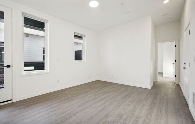 1 bed, 1 bath, 420 sqft, $1,525, Unit 15