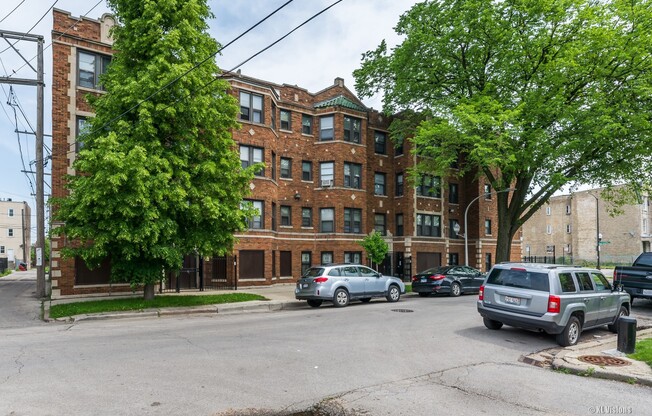 122-124 S California Ave/2806-12 W Wilcox St.