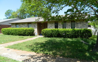 AVAILABLE NOW!!! Spacious 3 bedroom, 2 bath brick home in the heart of Dallas, TX!