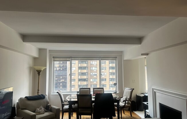 1 bed, 1 bath, 945 sqft, $7,500, Unit 19D