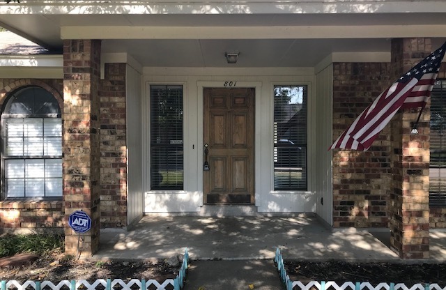 STELLAR HOME IN CROSS CREEK!