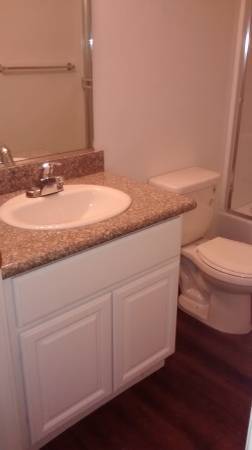 2 beds, 1 bath, 864 sqft, $1,395, Unit 202