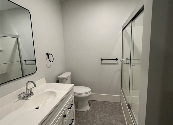 2 beds, 1 bath, 700 sqft, $2,095, Unit 2