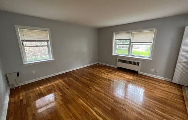 Studio, 1 bath, 550 sqft, $1,700, Unit B9