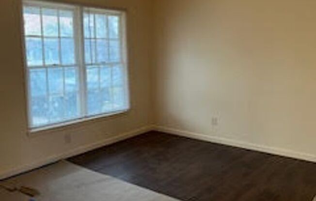 Ready for New Tenants- 3 Bedroom, 1.5 Bath in North Riverside- FWISD- 76111