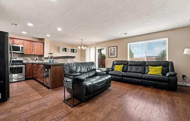 Spacious 4-Bedroom Home in Canby with Fenced Backyard & 2-Car Garage!