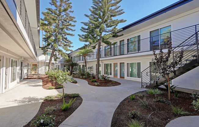 2 beds, 1 bath, 890 sqft, $3,275, Unit 717- 18