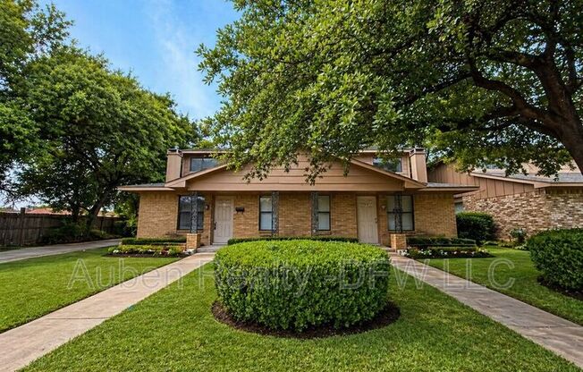 921 W ROCHELLE RD