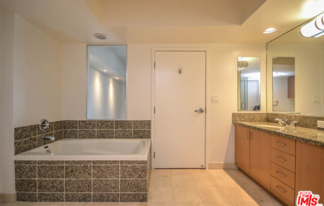 1 bed, 2 baths, 917 sqft, $3,995, Unit 509