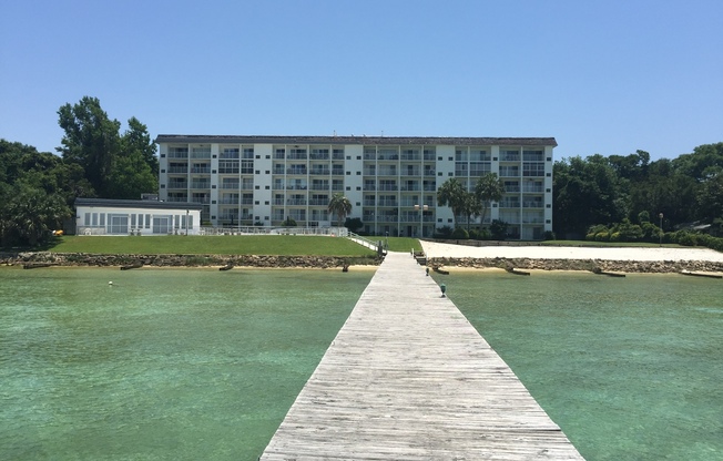 2 beds, 2 baths, $2,195, Unit Parking spot 6