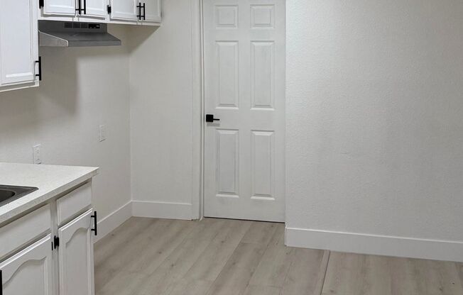 2 beds, 1 bath, $2,650, Unit 6