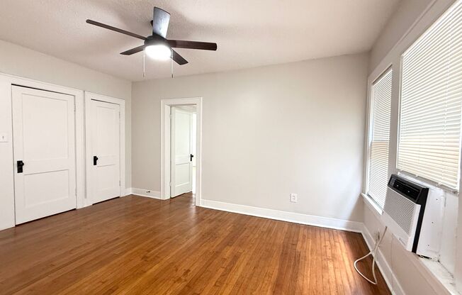 2 beds, 1 bath, $1,275, Unit B3607