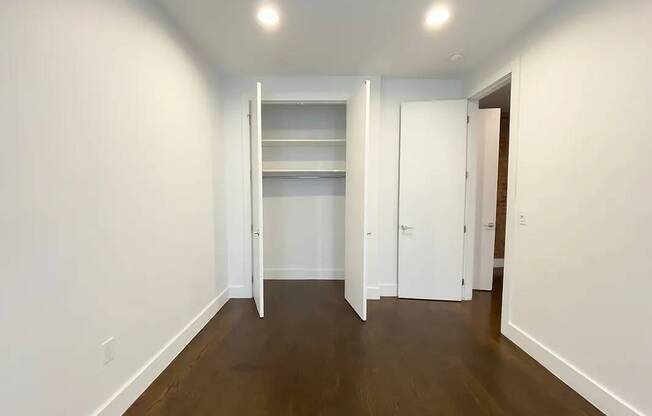 1782 BAY RDG PKWY