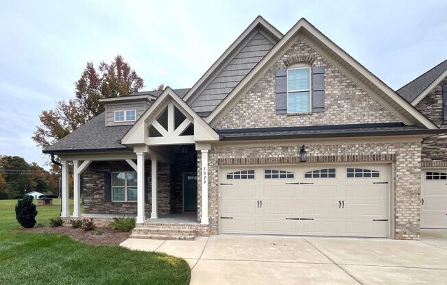 Luxury Townhome in Summerfield NC