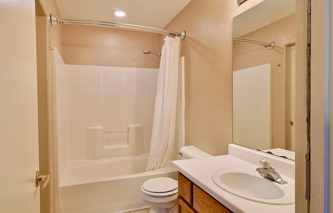 3 beds, 2.5 baths, $1,750