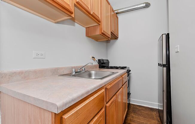 Studio, 1 bath, 450 sqft, $895, Unit 301