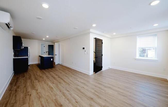 6832 RDG AVE