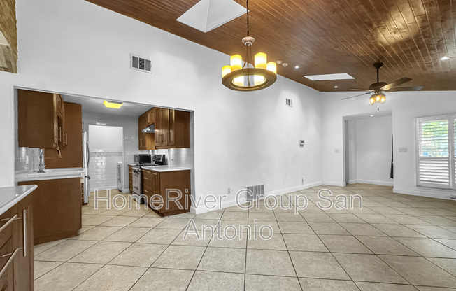 3318 STONEY SQ