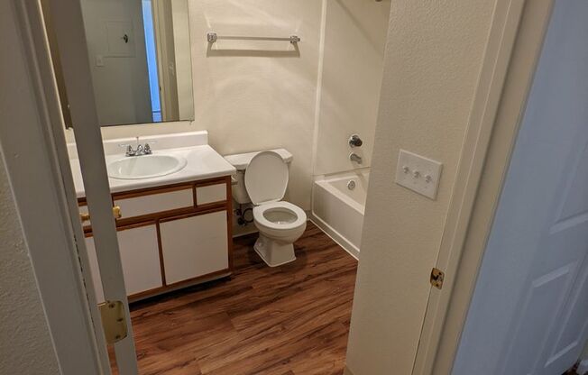 2 beds, 2 baths, 800 sqft, $1,495, Unit 4004