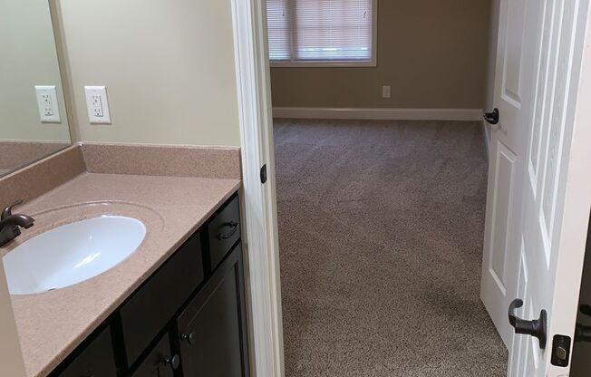 1 bed, 1 bath, 867 sqft, $1,150, Unit 503