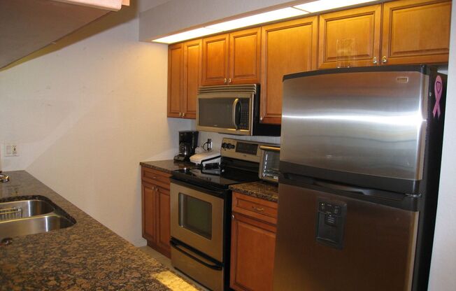 2 beds, 2 baths, $2,700, Unit Unit 326