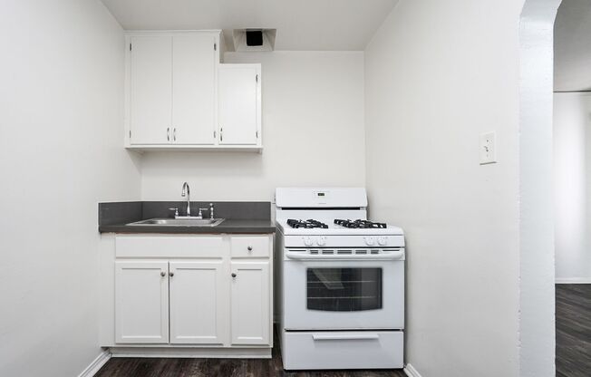 1 bed, 1 bath, $1,725, Unit 10