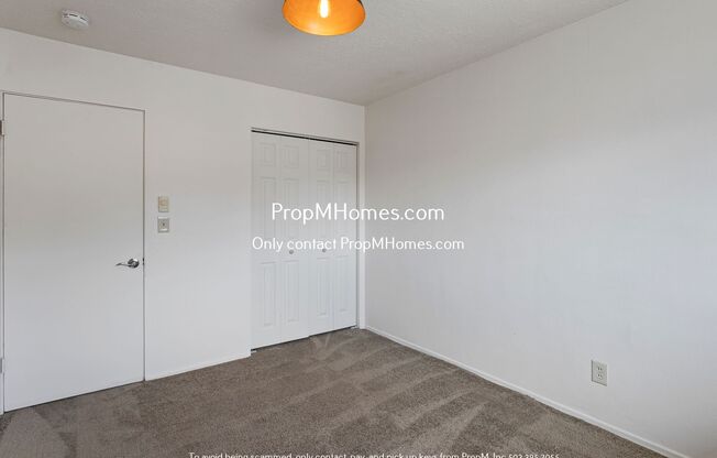 2 beds, 1 bath, $1,349, Unit 2203 NE 81st Avenue