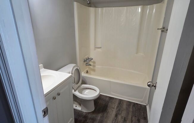 1 bed, 1 bath, 620 sqft, $825, Unit 61