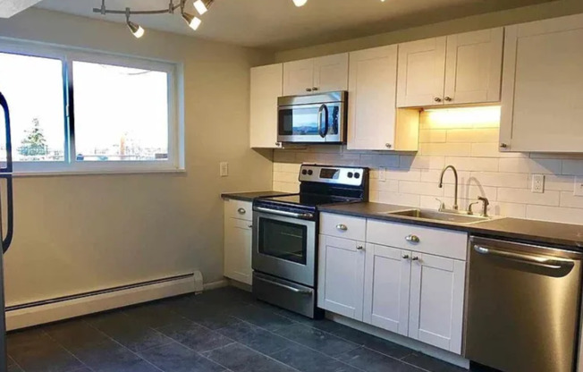 14460 - 14470 1/2 W 8th Ave.