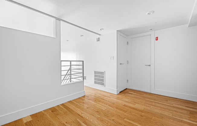 1 bed, 2 baths, $4,000, Unit 4E