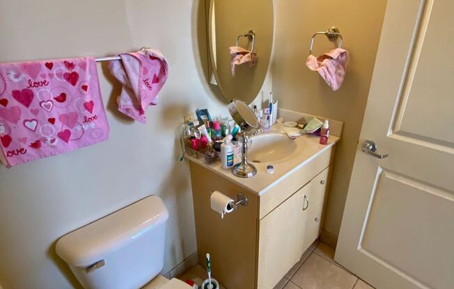 2 beds, 2 baths, 900 sqft, $1,850, Unit 402