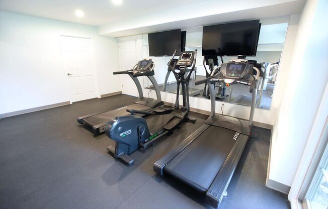 Studio, 1 bath, 500 sqft, $800, Unit H 215