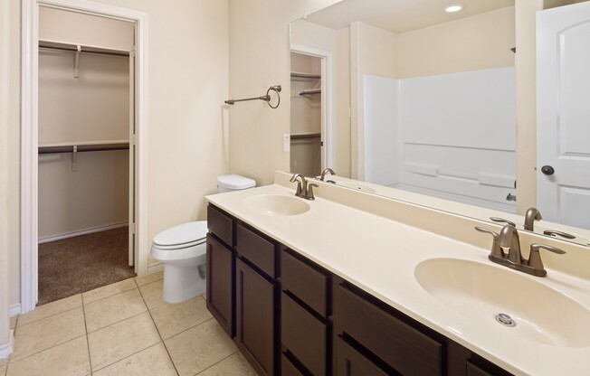 Beautiful 3 Bedroom Townhome, Kyle, Texas!