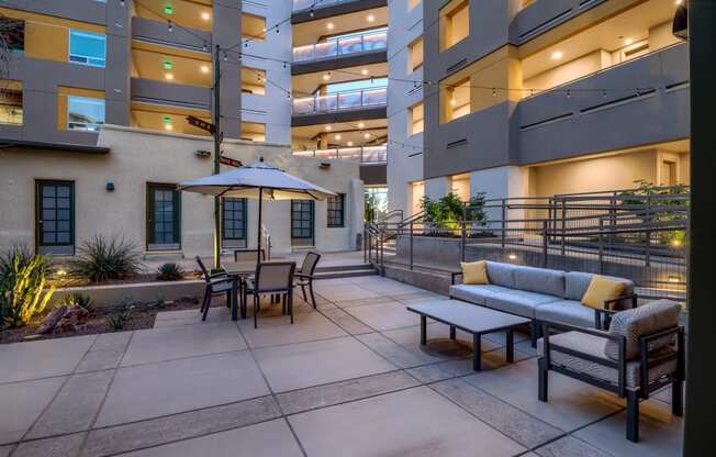 outdoor seating/tables