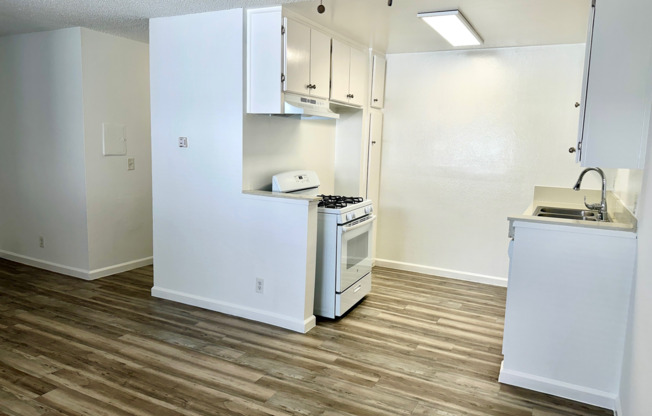 16565 Vanowen Street