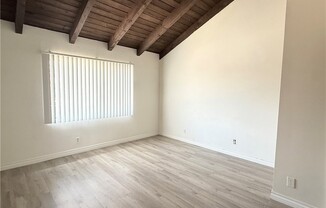 8341 DE SOTO CANOGA PARK