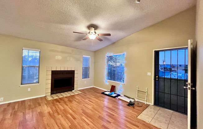 5048 Spencer -C Las Vegas, NV 89119