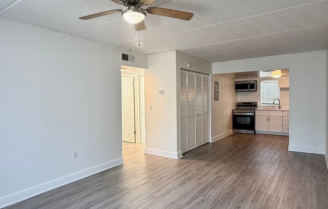 2 beds, 1 bath, 740 sqft, $1,595