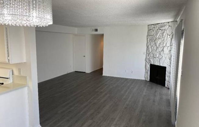 2 beds, 2 baths, $2,595