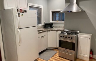 176 W 6 ST