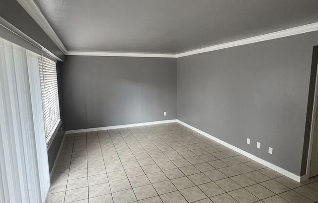 2 beds, 1 bath, 765 sqft, $1,925, Unit Unit 06