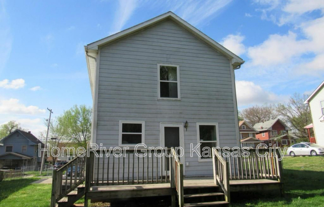 1614 E 37 ST
