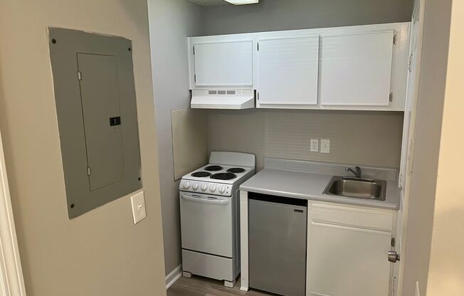 Studio, 1 bath, 288 sqft, $1,045, Unit 23-B