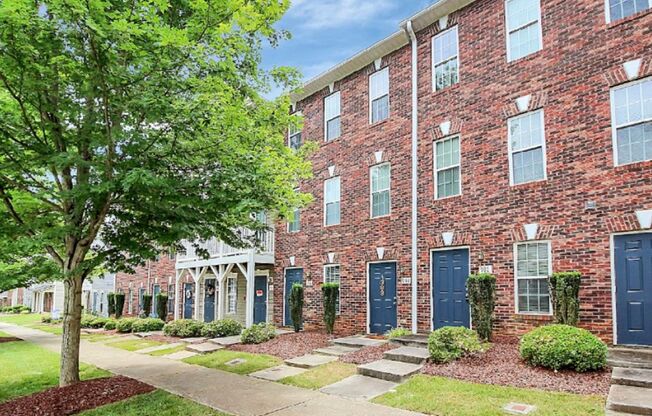 Charming 1 Bedroom/1 Bathroom Condo - Newly Renovated - Open Floor Plan - Optional Amenities Available