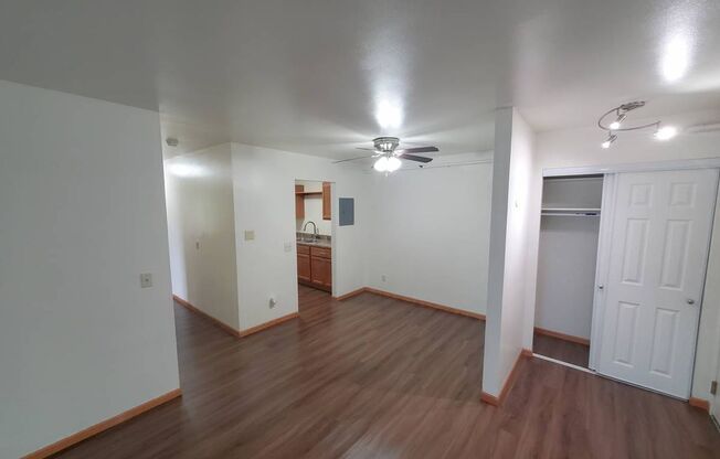 2 beds, 1 bath, 800 sqft, $1,389, Unit 4526-1