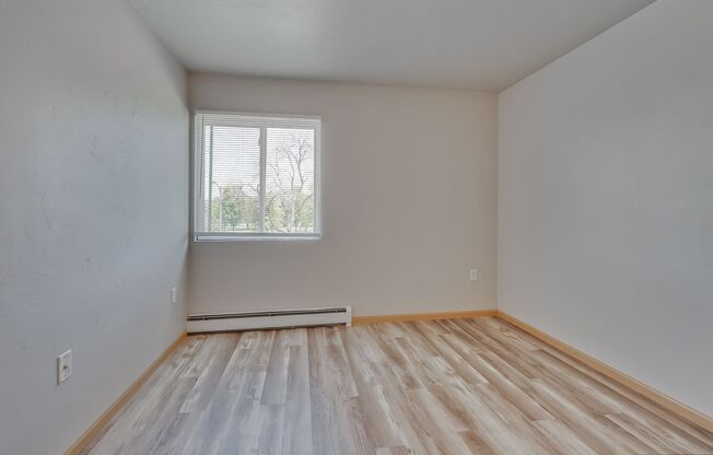 2 beds, 1 bath, 725 sqft, $1,099, Unit 1645-14