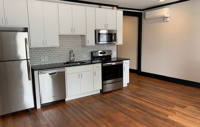 1 bed, 1 bath, 787 sqft, $1,200, Unit Room 005