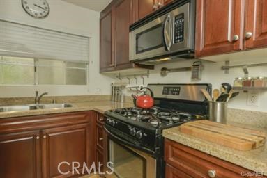 2 beds, 2 baths, 920 sqft, $2,900, Unit 114