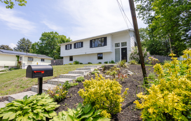30 LEIGHTON RD